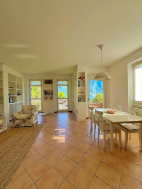 Beautiful apartment on Lake Como in Tremezzina Mezzegra